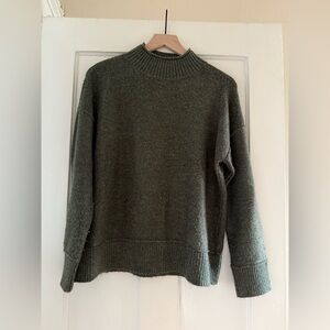 Universal Thread Dark Olive Sweater, M